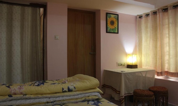 Thiruvananthapuram Cama Y Desayuno | Zaatvm: Cozy room in a 3-room home at Sasthamangalam - only for families and solo women travellers