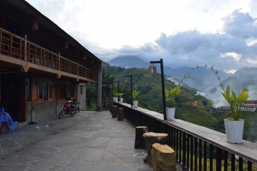 Sa Pa Casa | ZaaZaa Homestay & Trekking