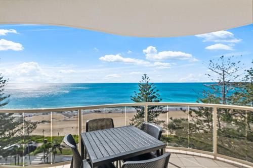 Mooloolaba Apartamento | Zanzibar 905, Ocean front 2 bedroom apartment