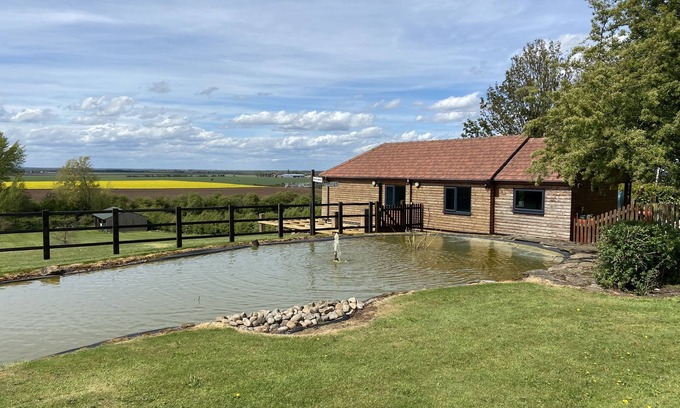 North Wheatley Cabina | Zara’s retreat
