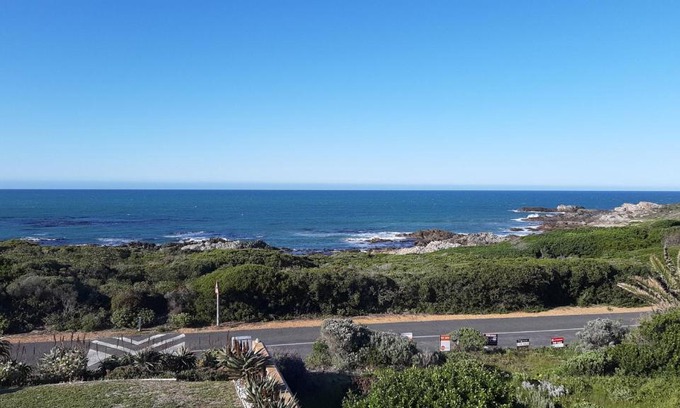Kleinbaai Apartamento | Zeezicht Oceanfront with a beautiful seaview