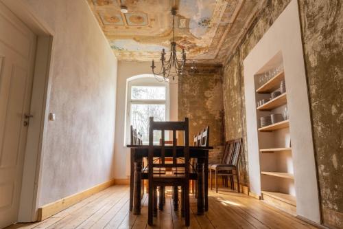 Mugeln Apartamento | Zeitreise: Wohnen im Herrenhaus genau zw. L u. DD