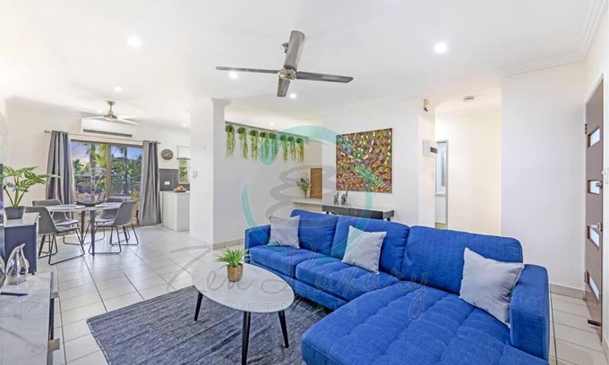 Brinkin Apartamento | Zen by the Coast: 2-BR Cozy Retreat Near Uni/Shops