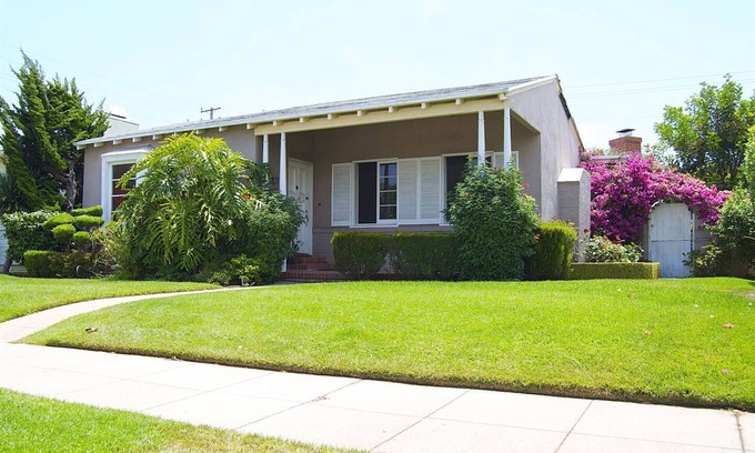 Sunset Park Casa | Zen Craftsman in prime Santa Monica