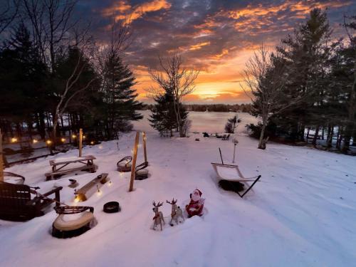 Pocono Summit Casa | Zen Den - Pocono LakeFront with Hot Tub !