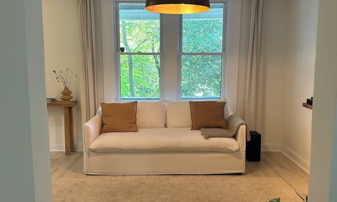 Greenspring Casa | Zen, Green & Clean 2bd in the City