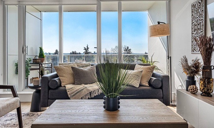 Hillhurst Apartamento | Zen Hideaway in Trendy Kensington w Prkg
