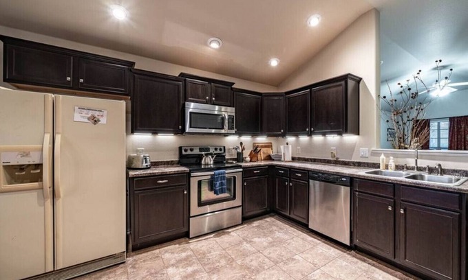 Lubbock Casa | Zen House - 3BR/2BA - Pet friendly