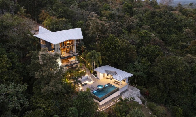 Valle Pura Vida Casa | Zen Jungle Oasis ~ Infinity Pool ~ Stunning Views