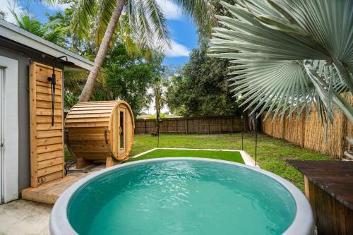 Riverside Park Casa | Zen Retreat - Sauna Pool Cold Plunge & More