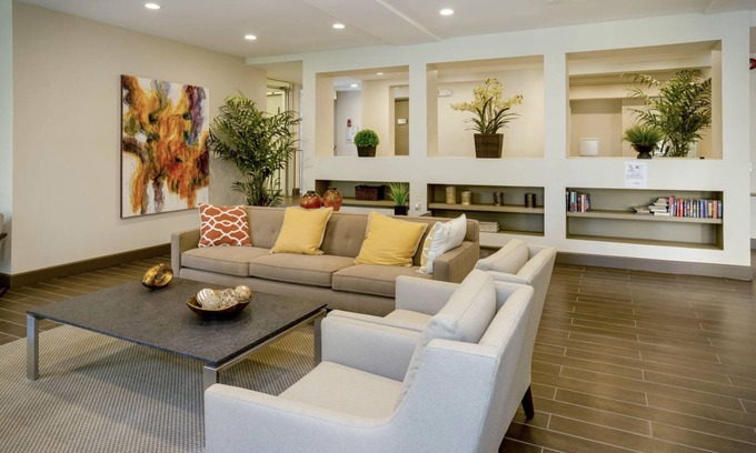 Monrovia Apartamento | Zen Retreat W/♛King Bd,♥ of DT, Near Hospitals
