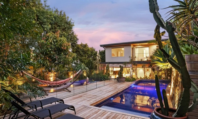 North Manly Casa | Zen Sanctuary Pet Friendly Executive Retreat in North Manly with Pool
