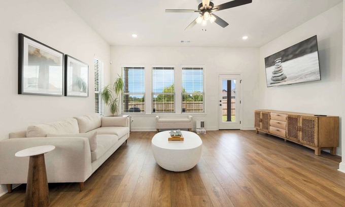 Rogers Casa | Zen Spot-4 mi to Promenade & Amp-Private Office