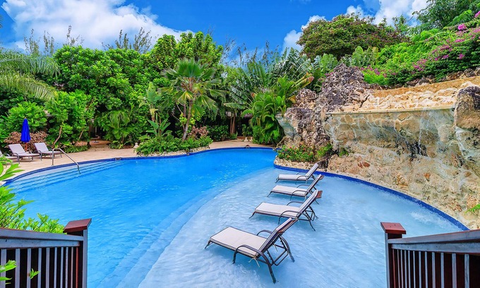 Gibbes Casa | ZenBreak Claridges #10 is a 3 bedroom luxury holiday villa moments away from Gibbs Beach