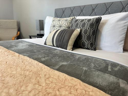 East Meadow Casa | ZenOasis pvt BedBath Studio by NUMC