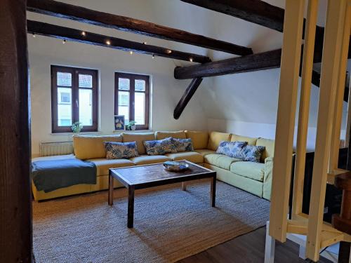 Frickenfelden Apartamento | Zentrale Altbau Fewo Marktplatz