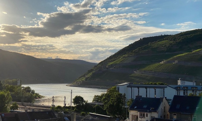 Mainz-Bingen Apartamento | Zentraler Wohnkomfort mit Rheinpanorama
