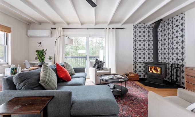 Livingston Manor Casa | Zenwood Manor: Modern Cottage w/ Woodstove+Firepit