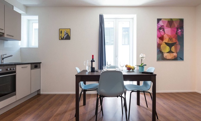 District 9 Apartamento | ZH Lion I - Altstetten HITrental Apartment