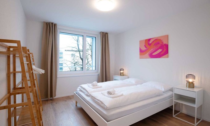 Center Apartamento | ZH Pink GF - Letzigrund HITrental Apartment