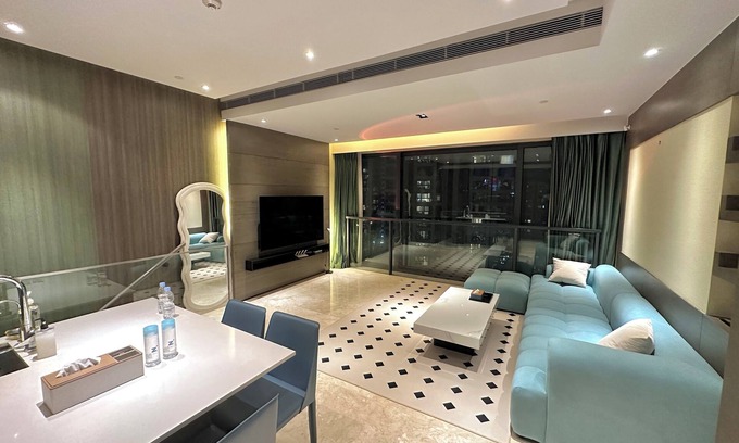 Downtown Shanghai Apartamento | ZHome-SuHe Luxury Mansion-Near NanJing Road