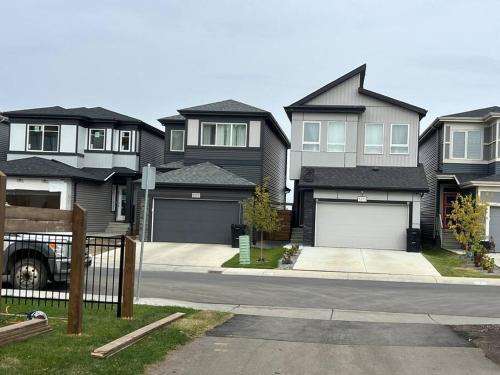 Southwest Edmonton Casa | ZierHomes