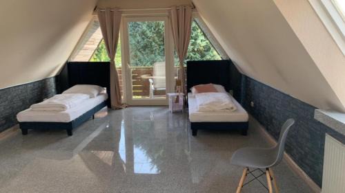 Enger Apartamento | Zimmer in Wohnung, Monteure, Zentral,