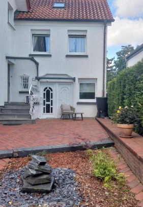 Bad Oeynhausen Apartamento | Zimmer mit eigenem Bad und eigenem Eingang