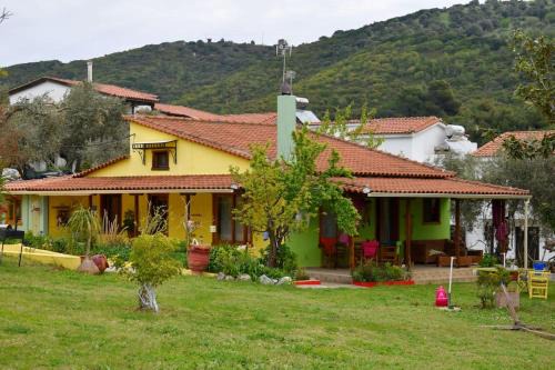 Troulos Casa | Zina's House