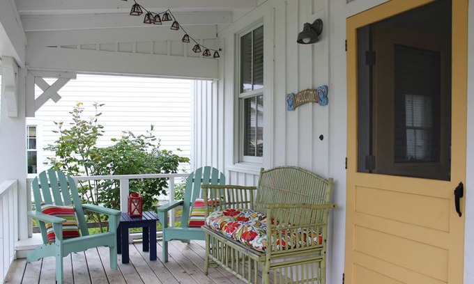 Seabrook Casa | Zinnias Cottage: 2 BR / 2 BA seabrook in Pacific Beach, Sleeps 4