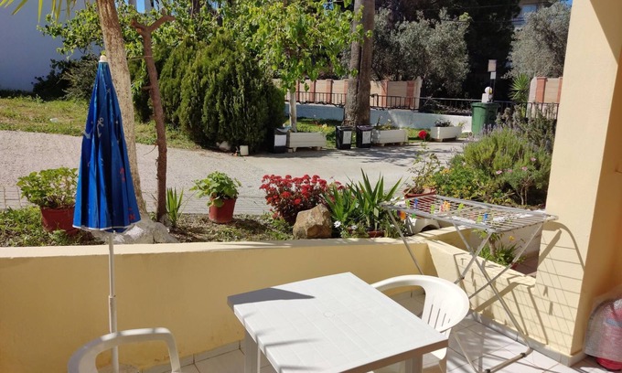 Agii Apostoli Apartamento | Zinovia One-Bedroom Apartment with Garden View
