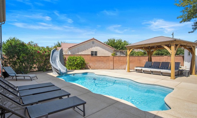 La Verkin Casa | Zion Desert "Cruise" House - private pool, hot tub & game room