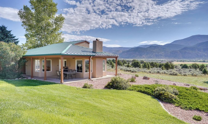 New Harmony Casa | ¡NUEVO! ¡Casa de huéspedes de la montaña Zion con Canyon Vistas!