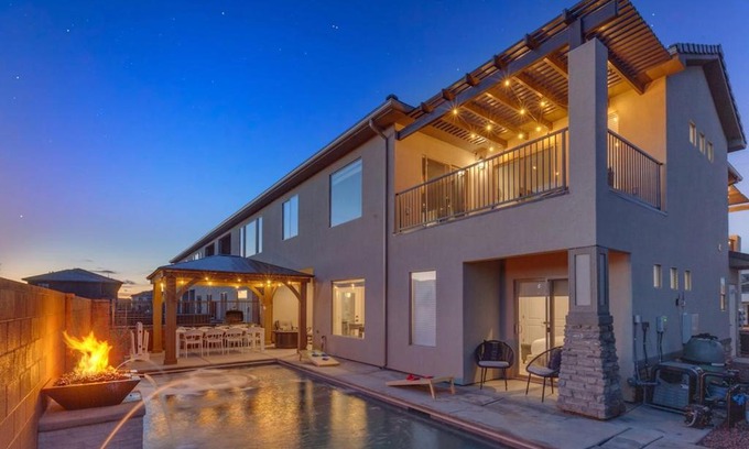 Hurricane Casa | Zion Village Resort 2053 Brand New Home! Private Pool, Hot Tub, and 35mins from Zion National Park