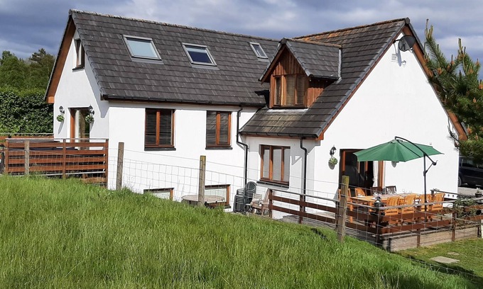 Alvie Casa | Zippity-Do-Da House, 4 Bedroom, 4 Bathroom, Cinema Room and Hot Tub.