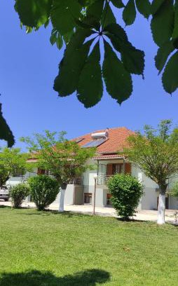 Perama Apartamento | Zisis Garden Studios