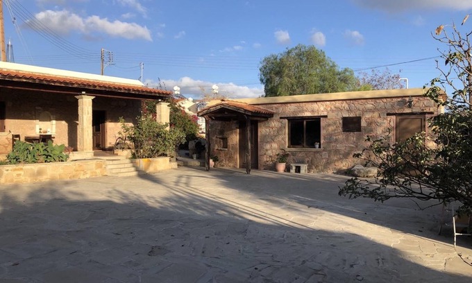 Tremithousa Casa | Zivla’s Stone House. Ideal for large party groups, weddings, aniversaries!