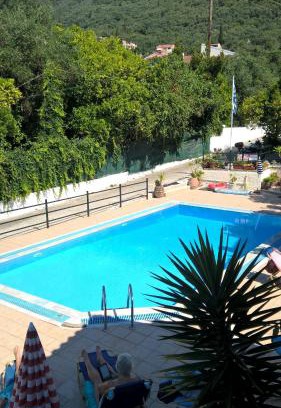 Ipsos Apartamento | ZOI & ALEXIA APARTMENTS