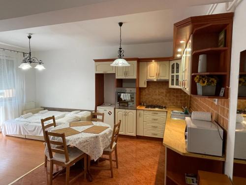 Hajduszoboszlo Apartamento | Zoli Apartmanok-Anita Kölcsey 34-36