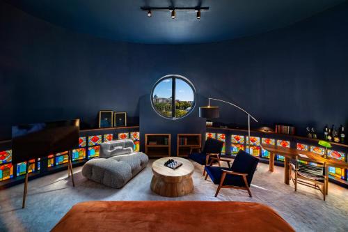 Tbilisi City Centre Hotel | Zorba&Bond Boutique Hotel