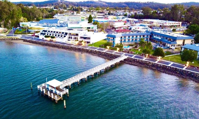 Batemans Bay Hotel | Zorba Waterfront Motel