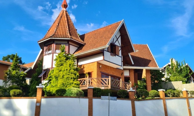 Vila Everest Cabaña | Zuhaus Capivari - German house with a Brazilian touch