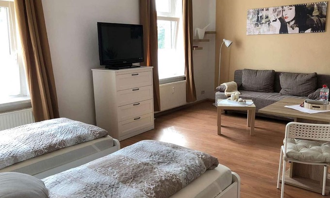 Zwickau Apartamento | ZW01c Comfortable, centrally located 1-room apartment in Zwickau
