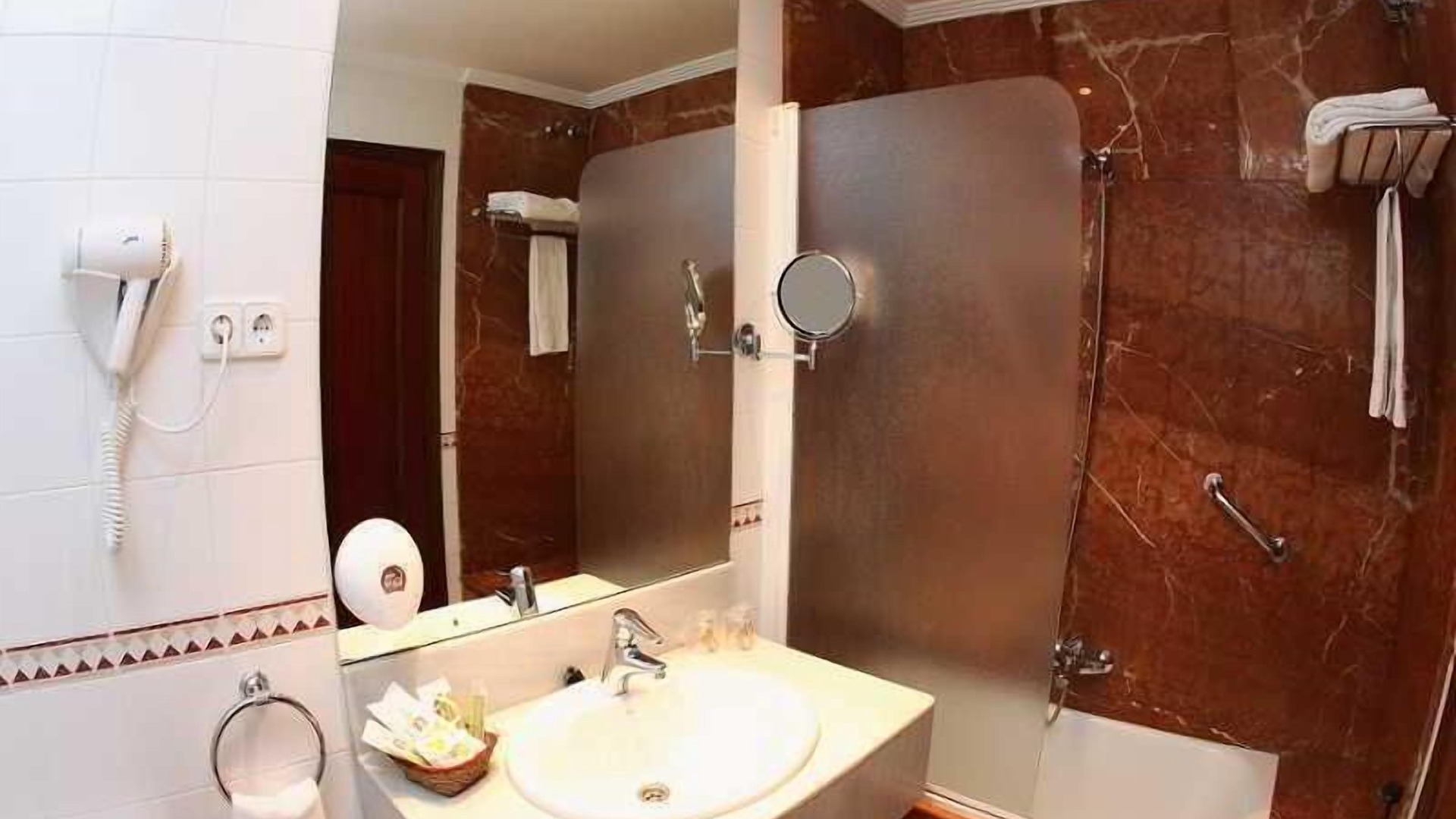 foto de Baño en Centro de Comillas