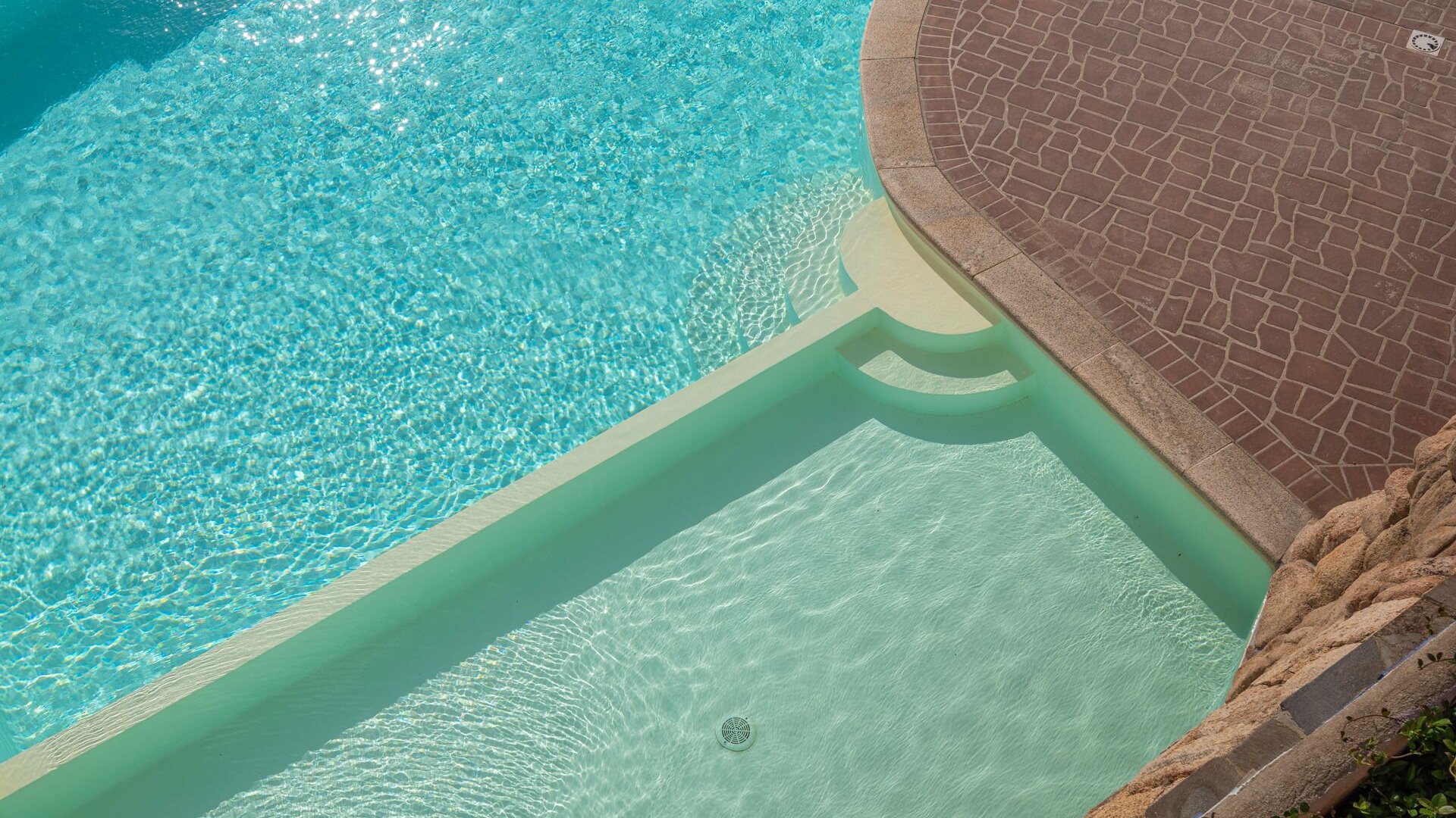 foto de Balcón de patio en Baja Sardinia