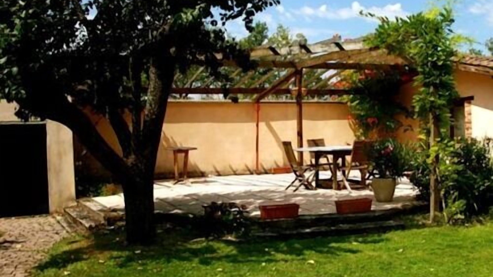 foto de Exterior en Saint-Jean-de-Thurigneux