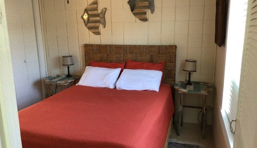 Apartamento, 1 cama de matrimonio con sofá cama, patio (Sun Harbor Cottage #5 - Pet Friendly)