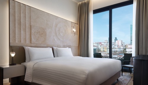 Ático, 5 habitaciones, vistas a la ciudad, en esquina