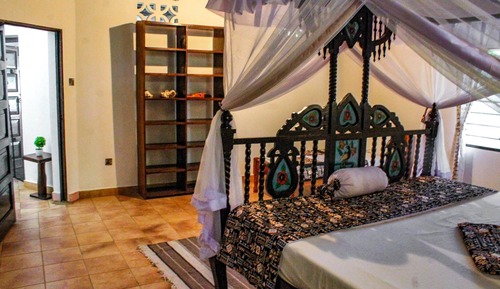 Villa, 5 habitaciones, fumadores, balcón