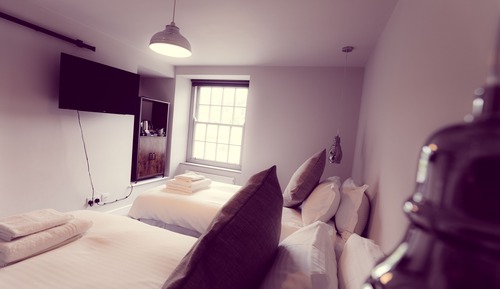 Habitación de lujo con 1 cama doble o 2 individuales